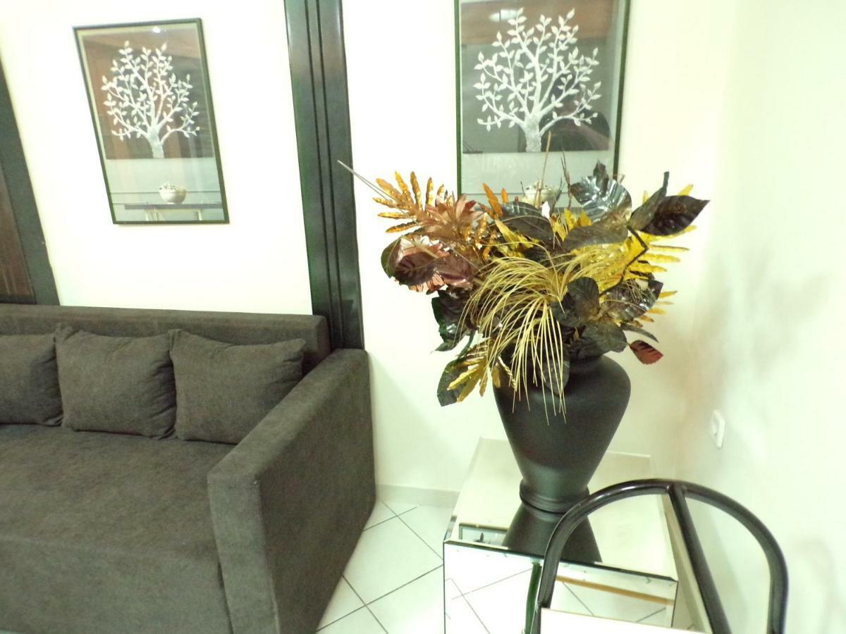 Christine'S Downtown Suites Kavála ภายนอก รูปภาพ