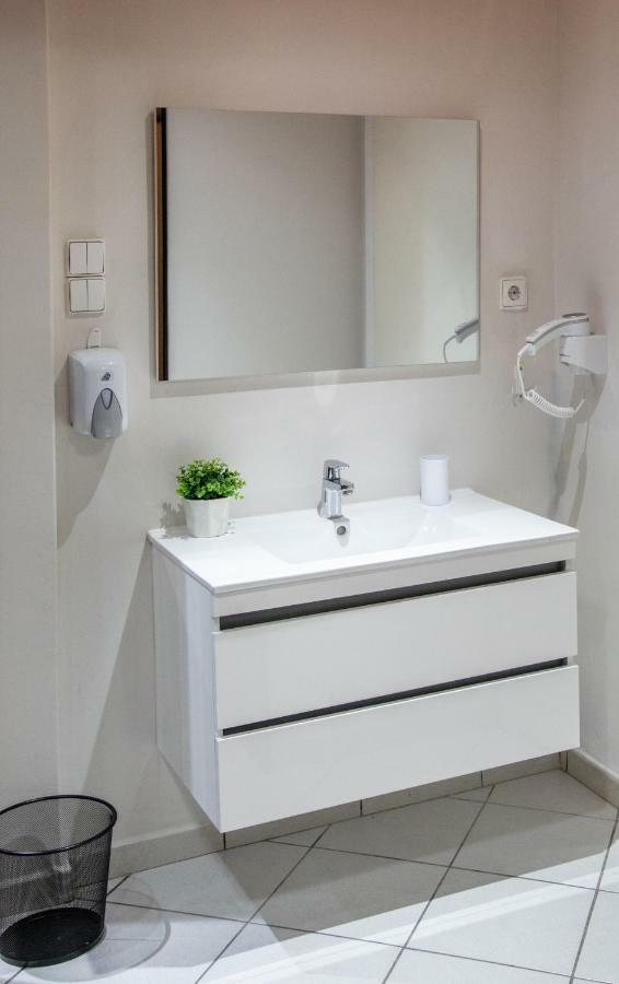 Christine'S Downtown Suites Kavála ภายนอก รูปภาพ