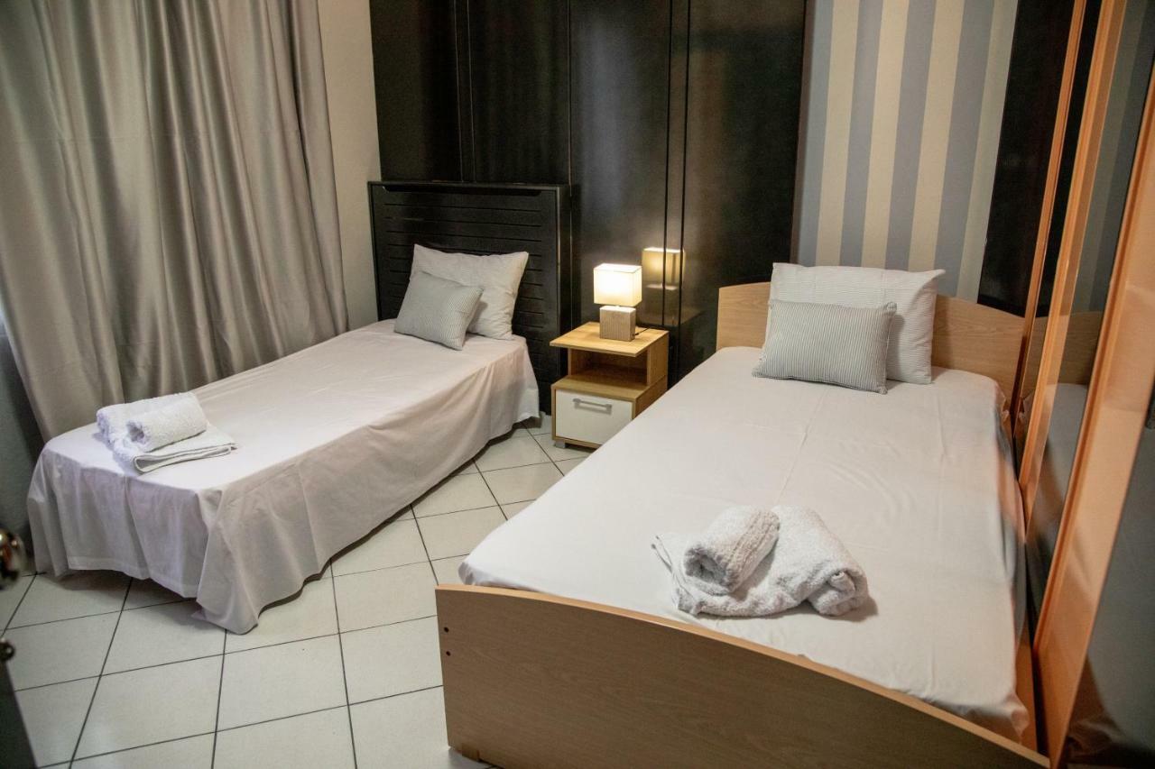 Christine'S Downtown Suites Kavála ภายนอก รูปภาพ
