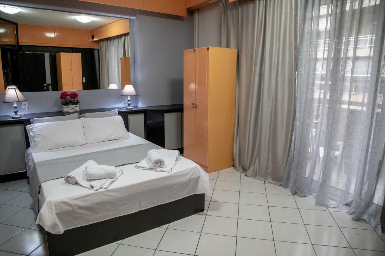 Christine'S Downtown Suites Kavála ภายนอก รูปภาพ