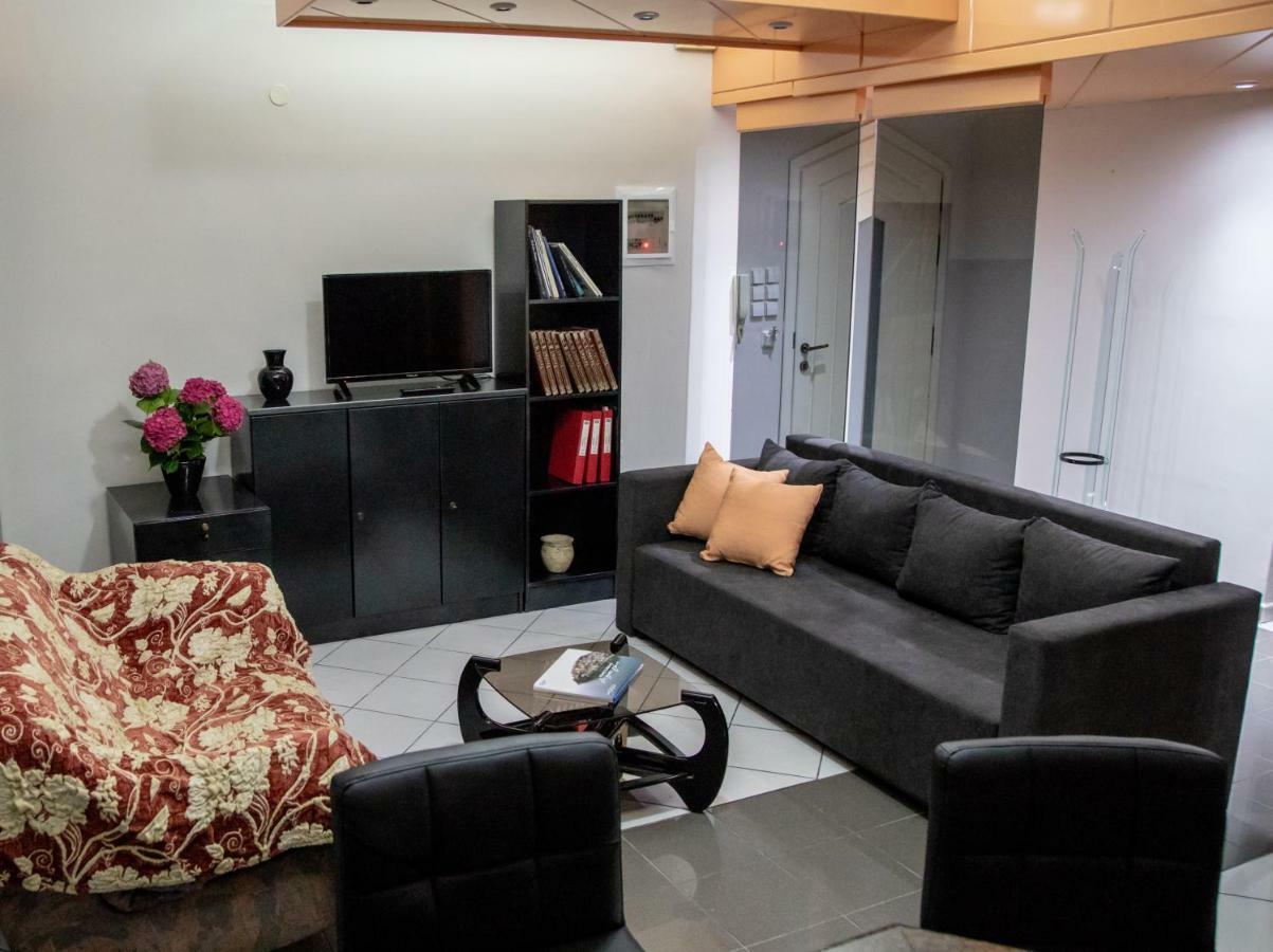 Christine'S Downtown Suites Kavála ภายนอก รูปภาพ